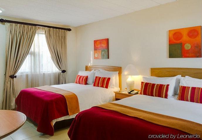 Protea Hotel By Marriott Polokwane Landmark Bagian luar foto