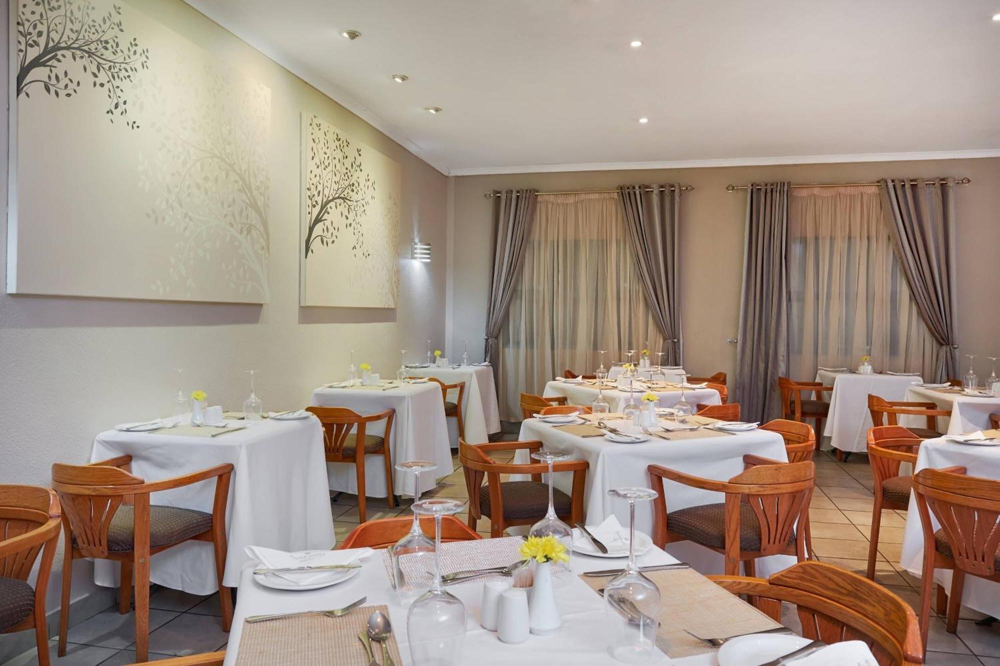 Protea Hotel By Marriott Polokwane Landmark Bagian luar foto